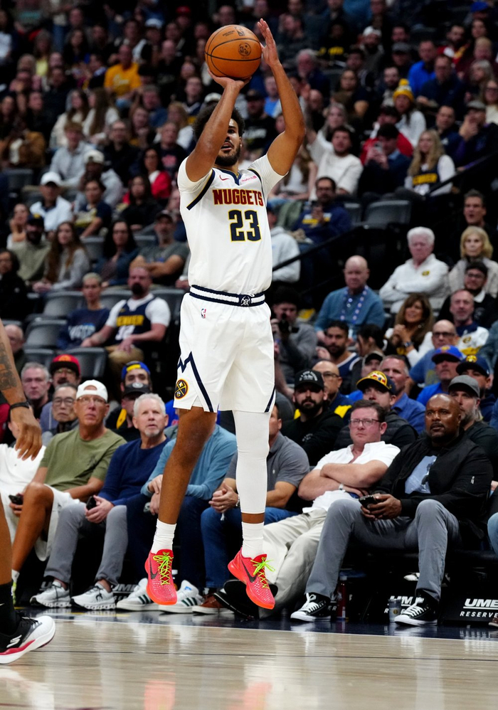 开云体育官网-转折点!马赛伤情更新,NBA常规赛关键时刻攻防权衡,引发热议,年轻球员得到机会的简单介绍